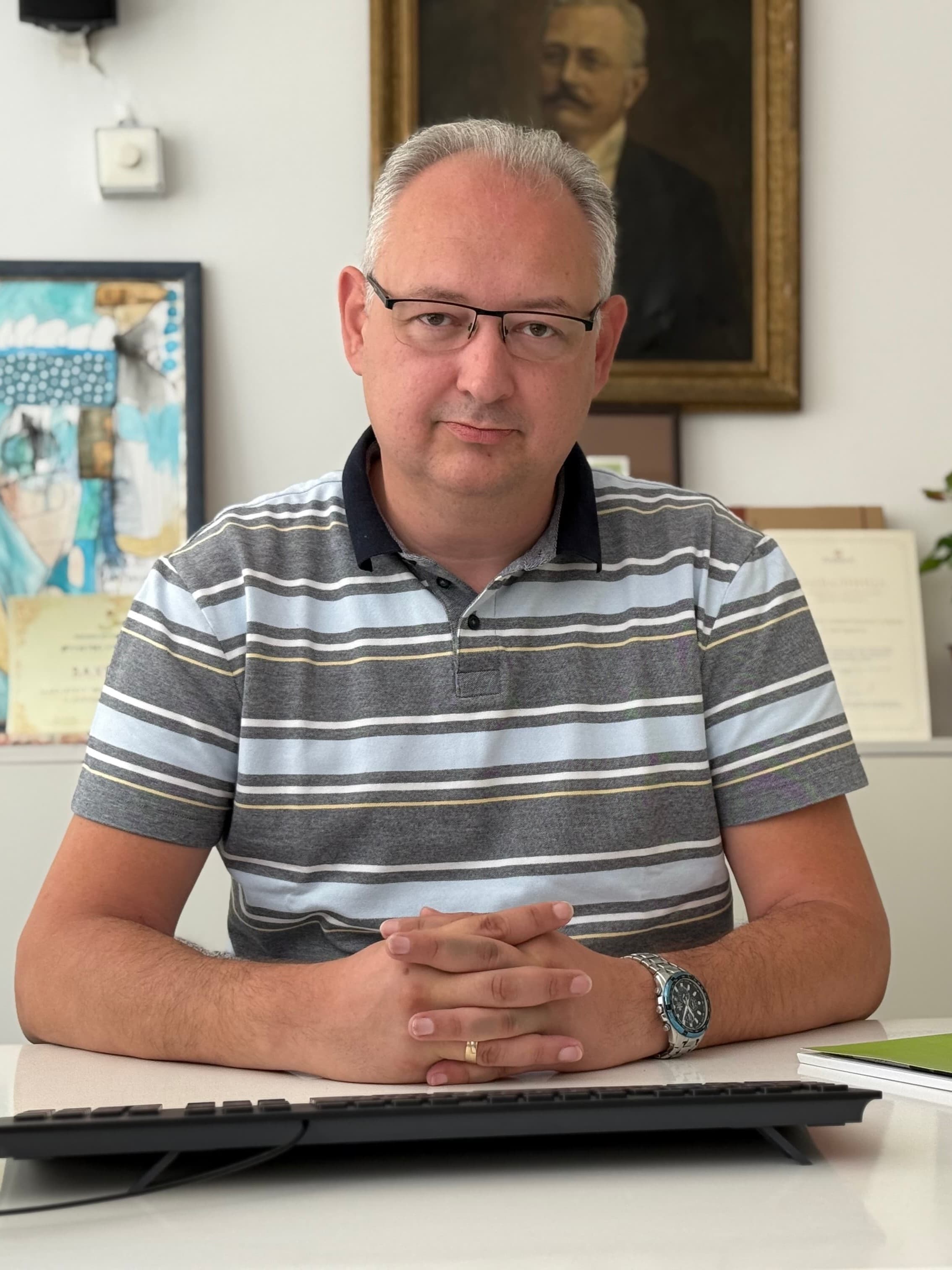 Ненад, Р. Вуловић