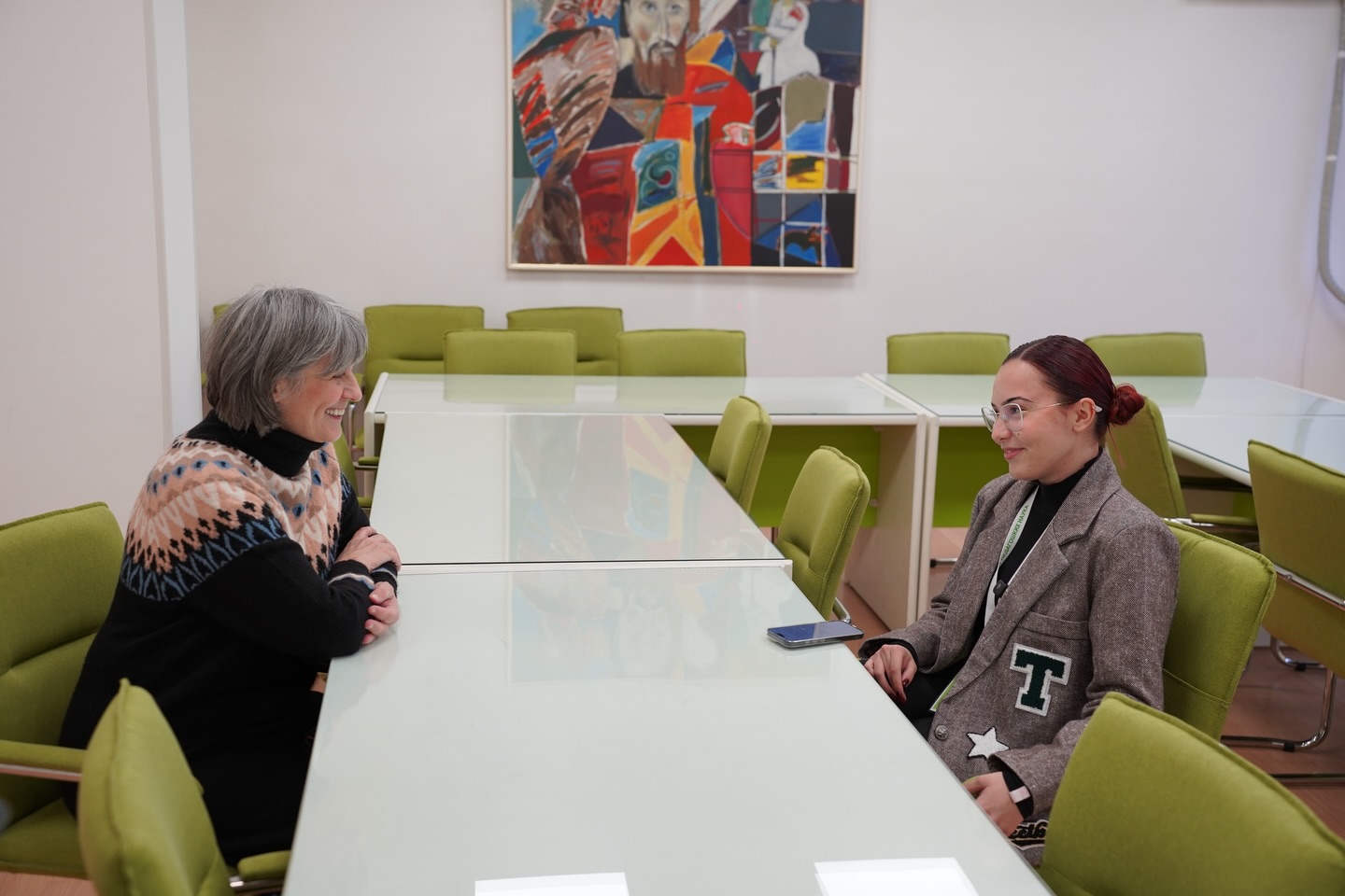 На Факултету педагошких наука угостили смо једну од највољенијих савремених књижевница за децу – Јасминку Петровић.